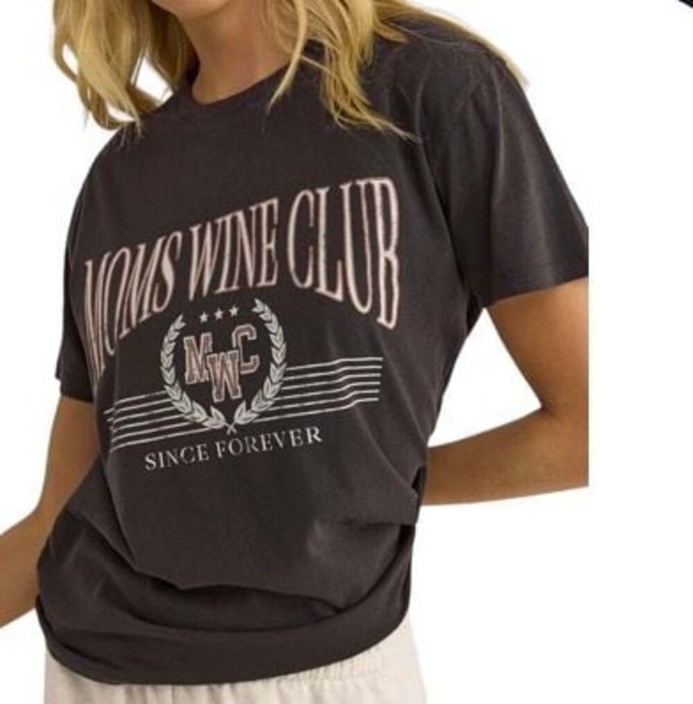 Z Supply Women's Moms Wine Club Graphic T-Shirt in Graphite